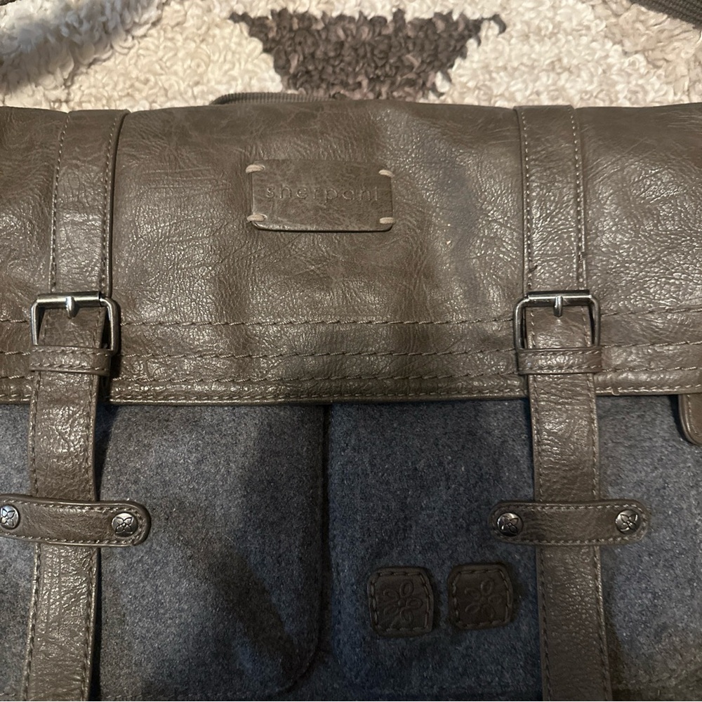 Stylish Gray Leather Messenger Bag Sherpani fold over purse